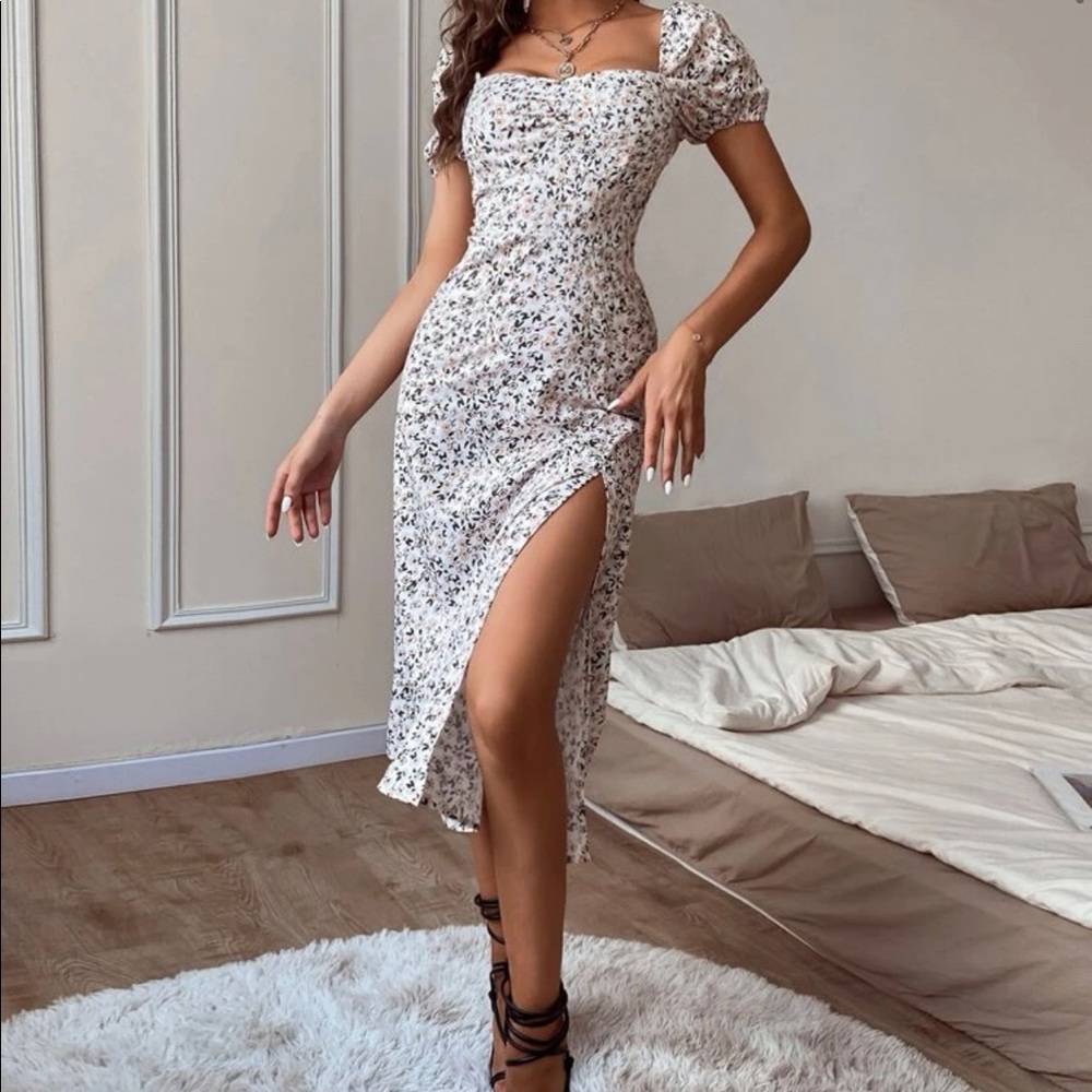 Cream Floral Maxi Dress 🤍